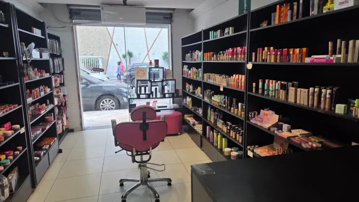 Loja de Maquiagem Completa e Pronta para Faturar em Avenida Movimentada!