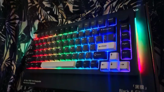 Teclado Mecânico Akko 5075B V3 Plus Wireless RGB Hot Swap - Novo