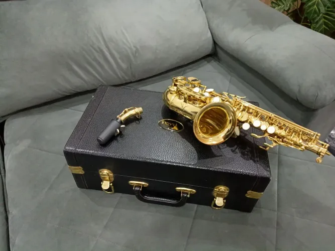 Sax Eagle soprano curvo 508 impecável