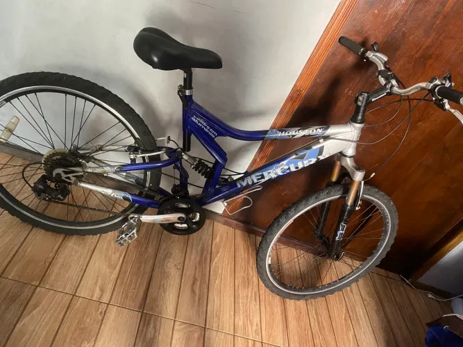 Bicicleta aro 26 c full suspension