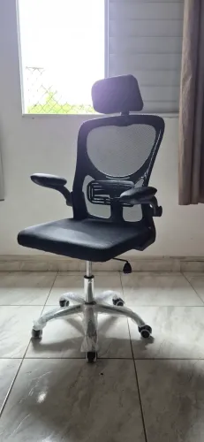 Cadeira de escritório nova (no plástico ainda)