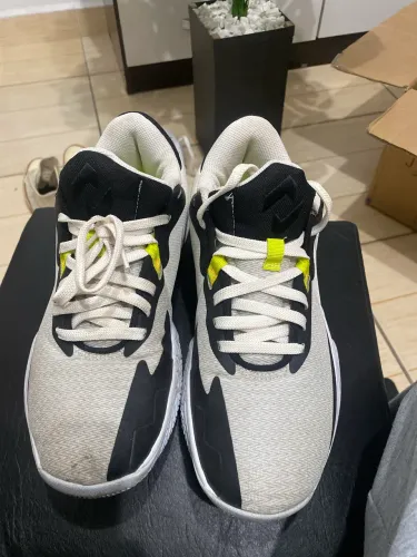 Tênis Nike precision 6