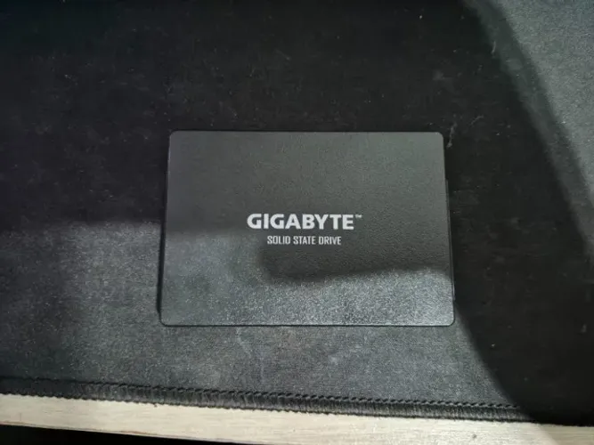 SSD GIGABYTE 240 GB SATA III