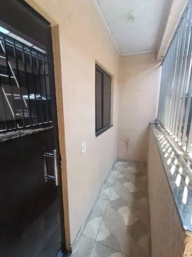 APARTAMENTO DE 2 QUARTOS COM VARANDA NA QR 403 - SAMAMBAIA