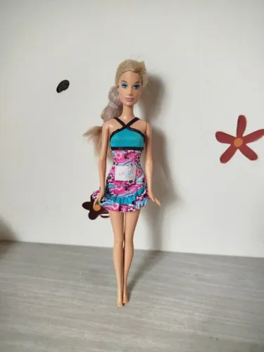 Barbie vestido colorido