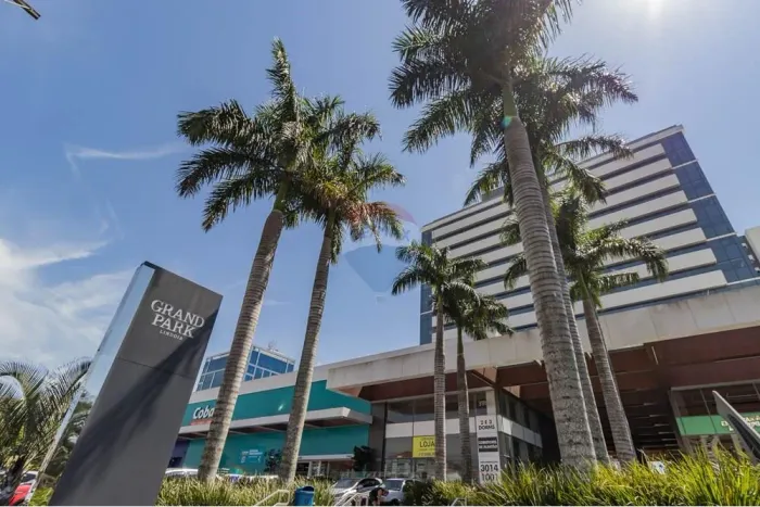 Sala Comercial Moderna em Porto Alegre, 40m² - semimobiliada