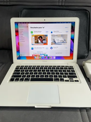 MacBook 13 inch 2010