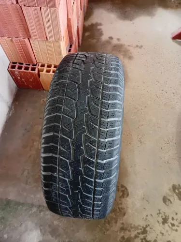 PNEU 235/60 R16 Westlake - ÓTIMO ESTADO