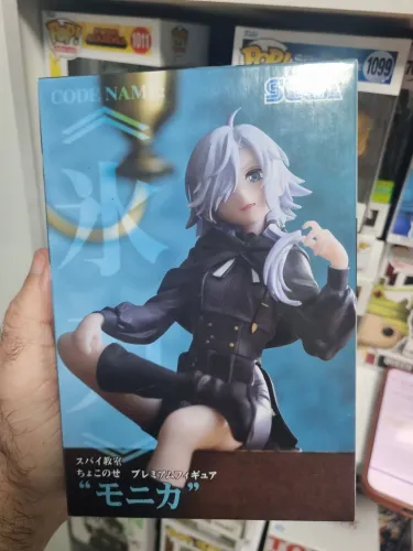 Figure original spy room Monika