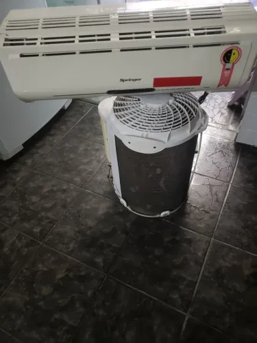 Vendo ar condicionado springer maxiflex para conserto ou retirada de peça