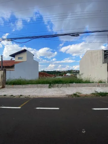Vende-se um terreno no bairro São Joaquim.