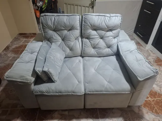 Vende-se sofá cama semi-novo 3 meses