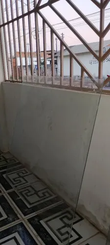 Vende-se vidro