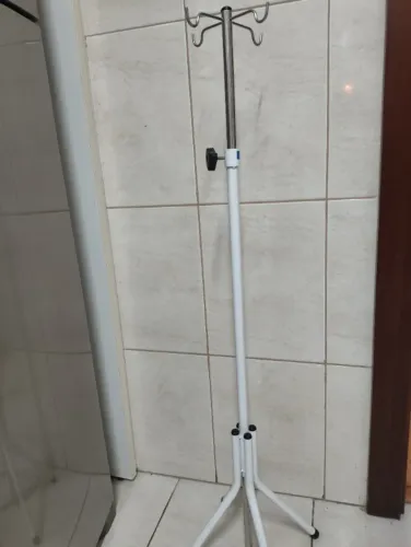 Suporte de Soro com Altura Regulável (4 Ganchos)