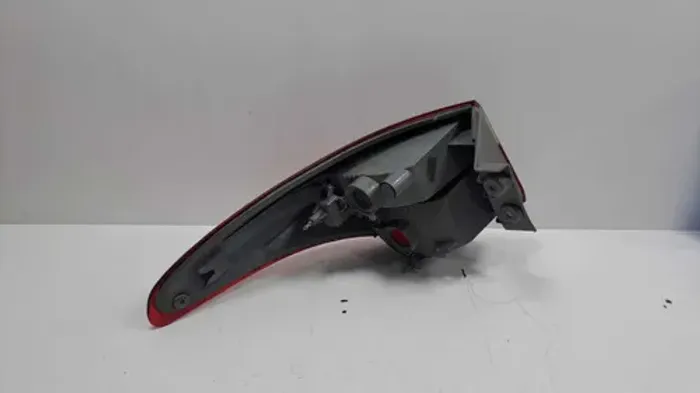 Lanterna Traseira Direita Hb20 Hatch 2013-2016 Direito/passageiro Vermelho