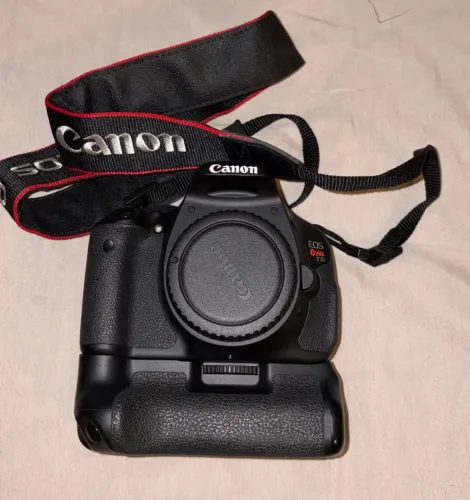 Canon EOS Rebel T3i (600D) ? Kit Completo com 3 Lentes e Acessórios