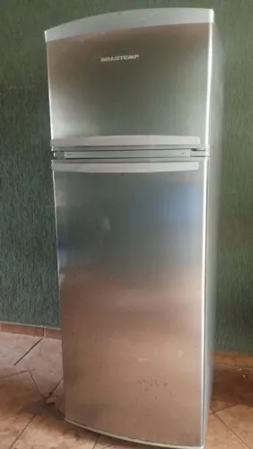 Geladeira degelo 352 litros Brastemp inox gelando muito bem 