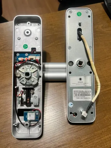 Fechadura Eletrônica Elsys com Biometria e Senha