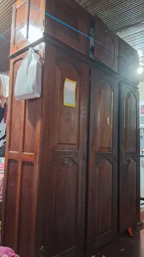 Guarda roupa em macaúba 