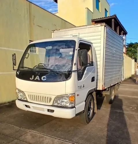 JAC T T 140 2.8 2P (diesel) 2012