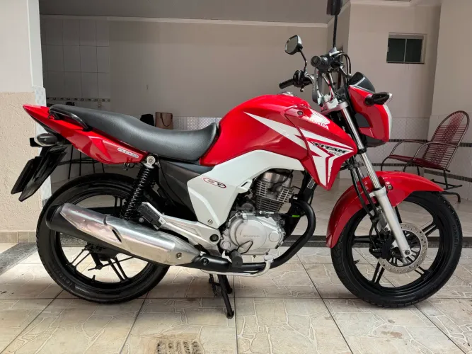Titan 150 EX Ano 2015 impecável