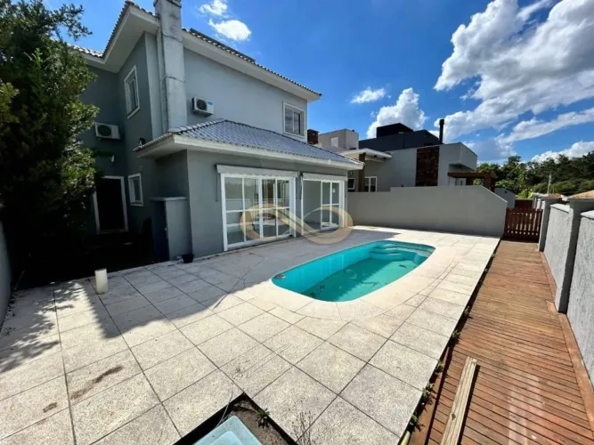 Casa com 3 dormitórios sendo 1 suíte máster com hidromassagem, para ALUGAR, 220 m²- Alphav