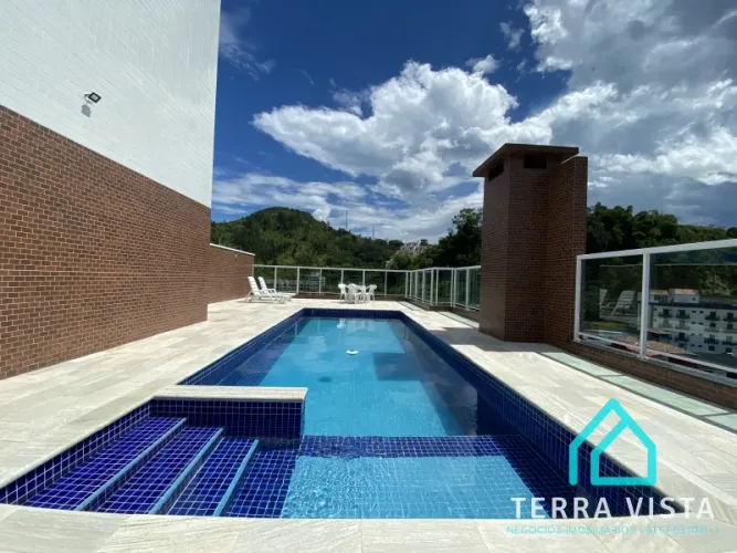 Apartamento à venda na Praia das Toninhas com 2 dormitórios e varanda gourmet