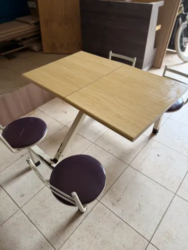 Mesa para restaurante, lancheria, refeitório 