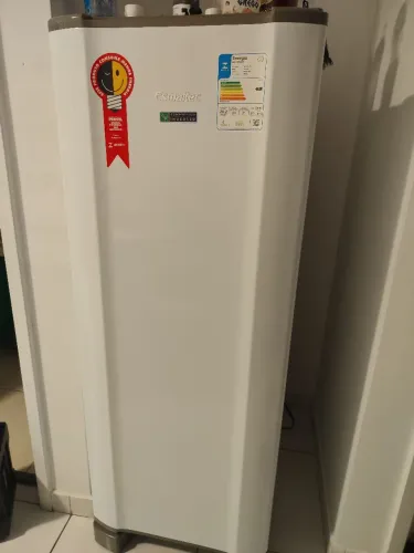 Geladeira semi nova
