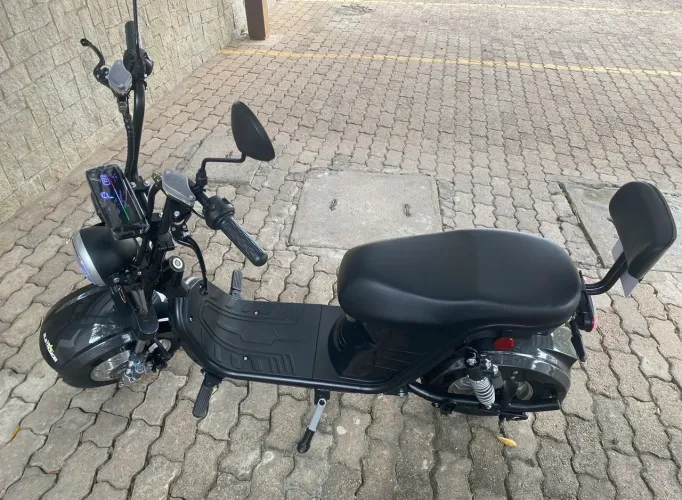 Vendo Scooter MOTO CHEFE X12 (1.000w) + Pneus Novos + Capa + 2 Capacetes