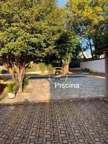 Casa à Venda em Condomínio Fechado em Salto 4 Quartos, Piscina e Área de Lazer Completa