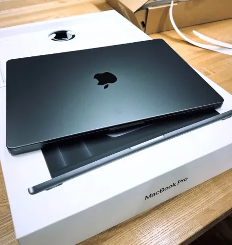 MacBook Pro  M4 PRO 