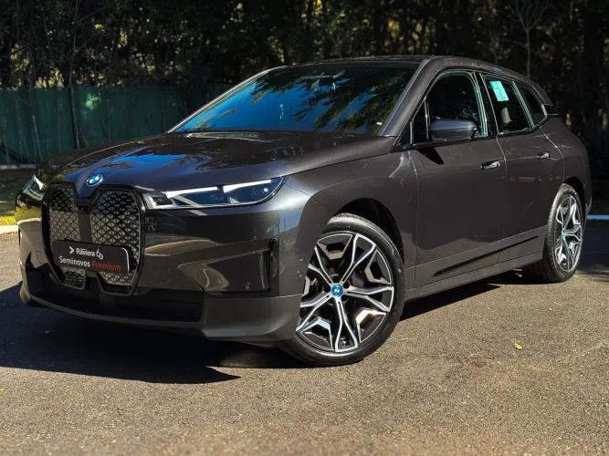 BMW IX XDrive 40 Aut. (elétrico) 2025