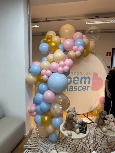 Arco de Balão Desconstruído 