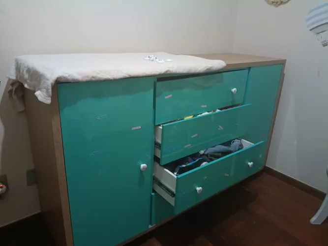 Vendo cômoda par conserto