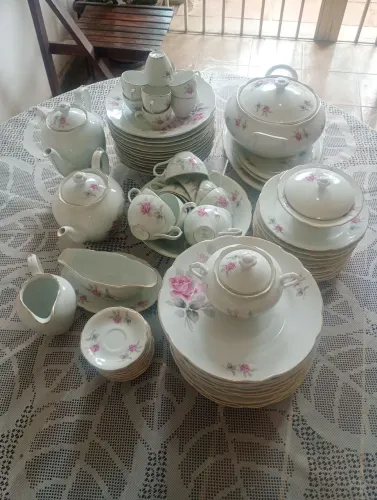 Jogo de Jantar em Porcelana Steatita Paraná, Finíssima com 78 peças
