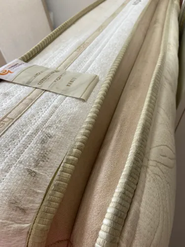 Vende se cama urgente devido mudança