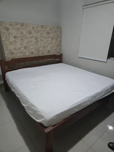 Cama King Size de Madeira Maçiça - 2,13 x 2,04