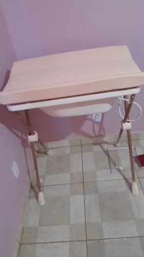 Vende se banheira de bebê