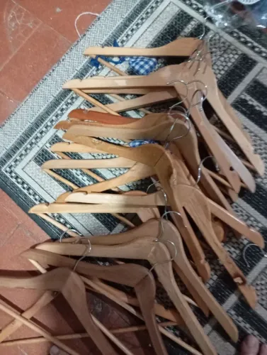 35 Cruzetas de madeira e plástico 60 reais