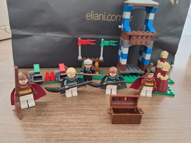 Lego Harry Potter aula de Quadribol 