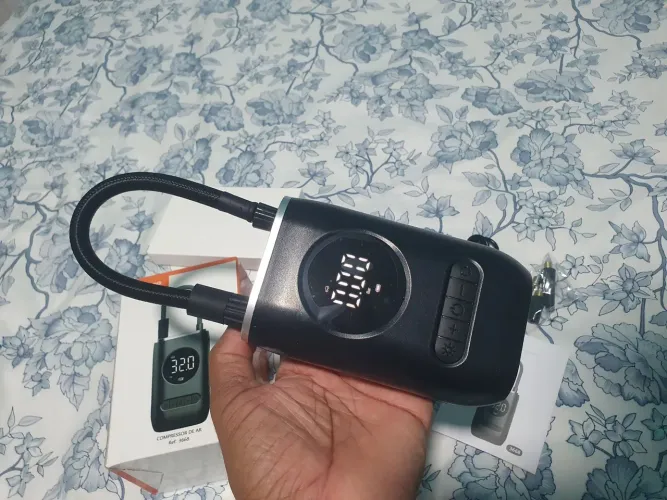 Compressor de ar portátil com lanterna