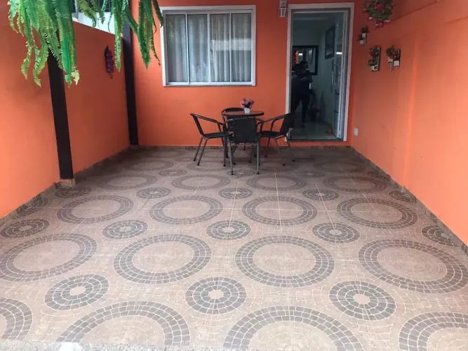 Vendo Casa com 2 qts no Condomínio Beija Flor da Colina em Nova Iguaçu