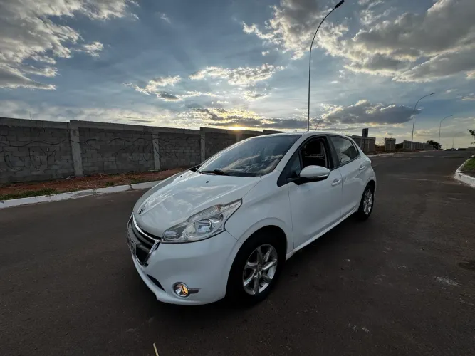 Peugeot 208 Active Pack 1.6 Flex 16V 5P Aut. 2015
