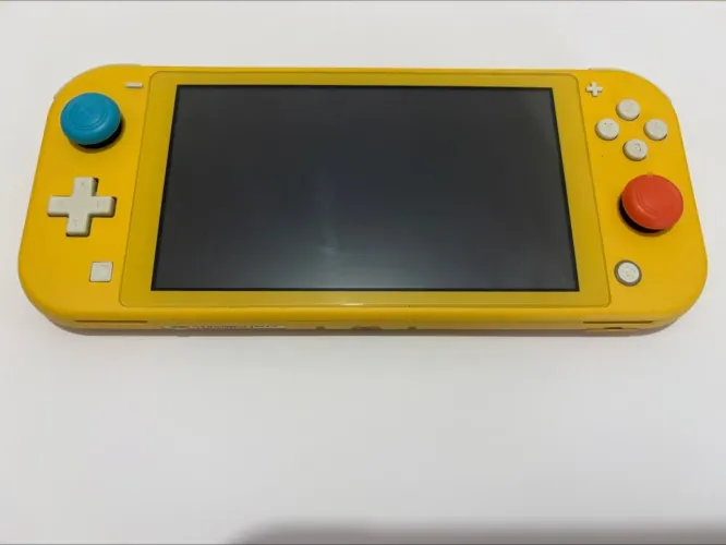 Nintendo Switch Lite 32GB - SD 128GB - Destravado - Case para transporte