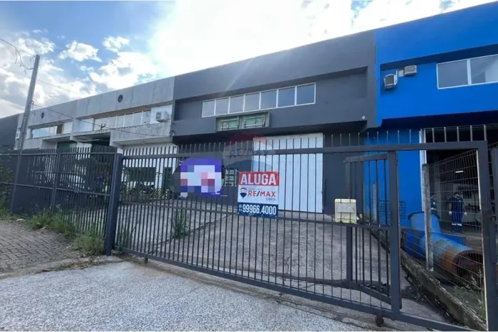 Galpão Industrial em Cachoeirinha: 768m², 8 vagas