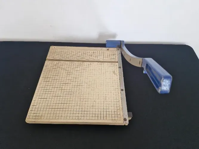 Guilhotina de Papel
