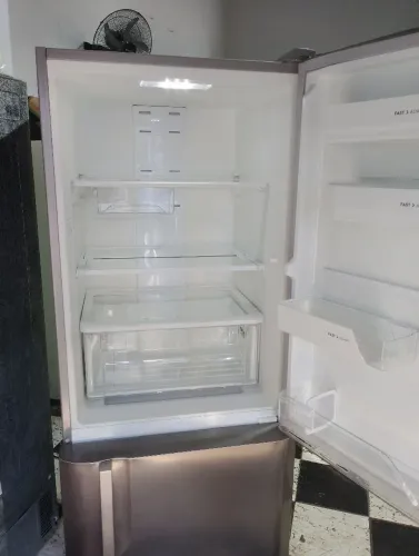Geladeira Electrolux inversa 594 litros inox 127 v