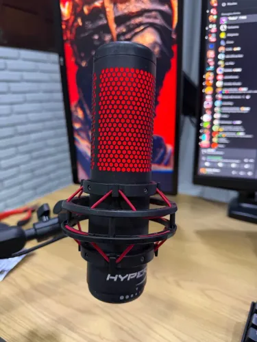 Microfone condensador HYPERX QUADCAST