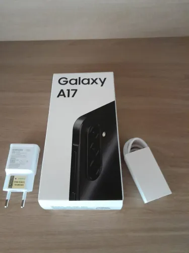 Vendo esse celular A17